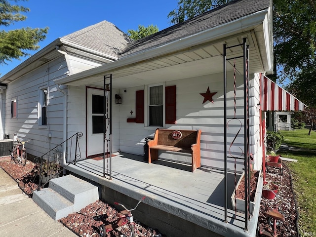 907 S 21st St, Lafayette, IN 47905 - view of front of house featuring roof with shingles and cooling unit