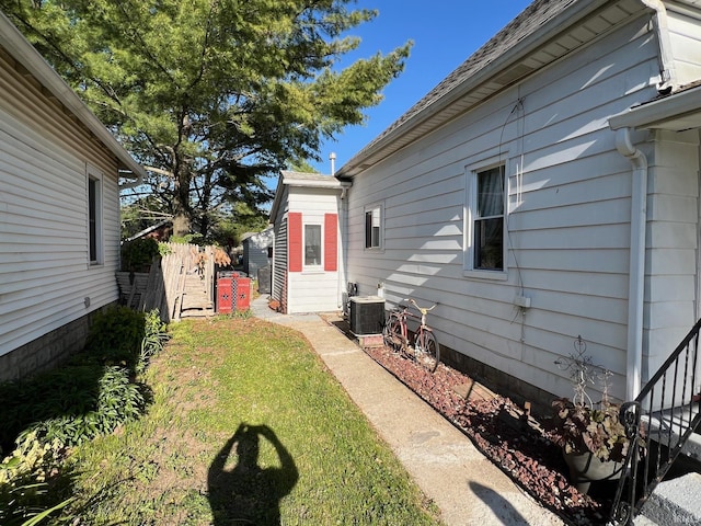 907 S 21st St, Lafayette, IN 47905 - view of yard with central AC unit