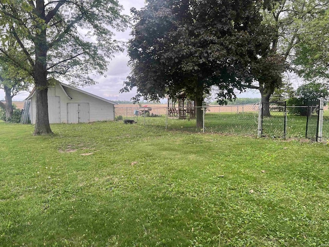 293 N 1100 E, Greentown, IN 46936 - view of yard featuring an outbuilding
