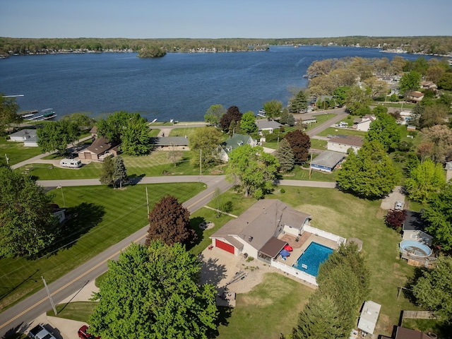 315 E Effie Mae St, North Webster, IN 46555 - bird's eye view of a pool and a nearby body of water