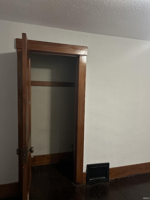 2931 Alexander St, Fort Wayne, IN 46806 - view of closet