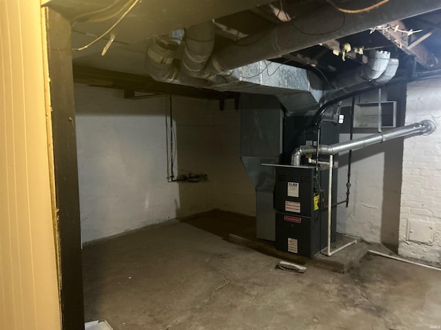 2931 Alexander St, Fort Wayne, IN 46806 - unfinished below grade area featuring heating unit