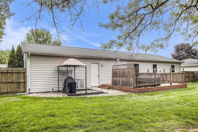 1612 W Grant St, Bremen, IN 46506 - back of house featuring a wooden deck