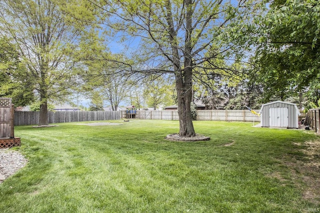 1612 W Grant St, Bremen, IN 46506 - view of yard featuring a storage unit and an outdoor structure