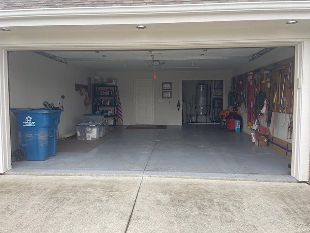 12116 Autumn Breeze Dr, Fort Wayne, IN 46845 - garage featuring water heater
