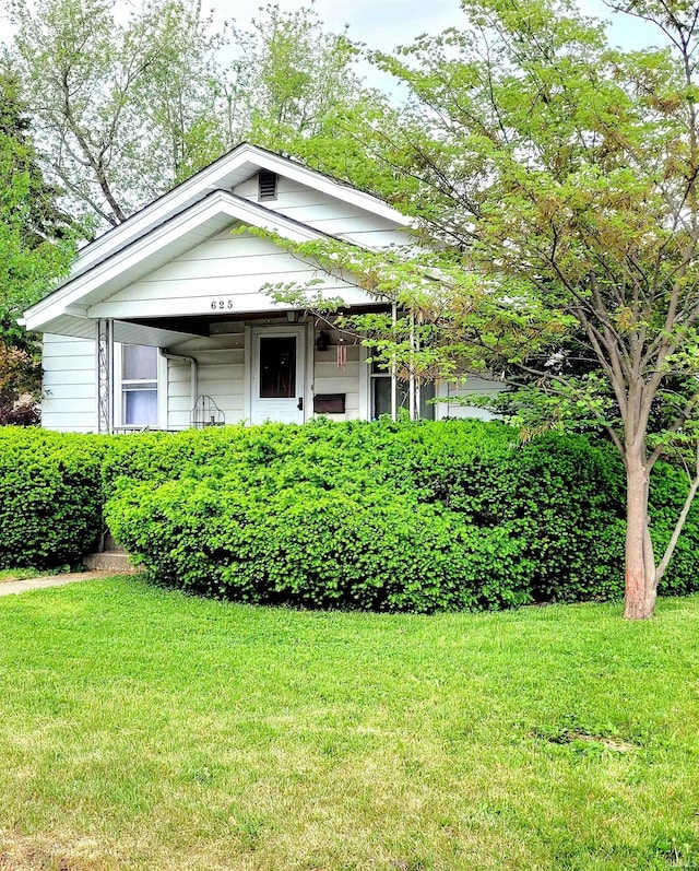 625 S 29th St, Lafayette, IN 47904 - view of front of home with a front yard