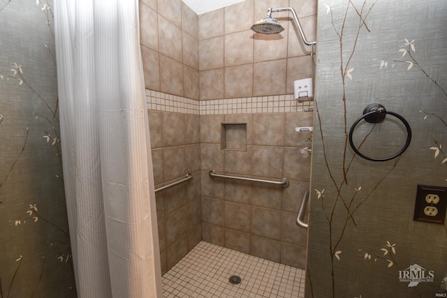 4105 W Friar Dr, Muncie, IN 47304 - bathroom featuring a tile shower