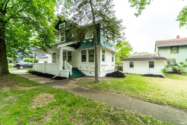 view of front of house featuring a front yard