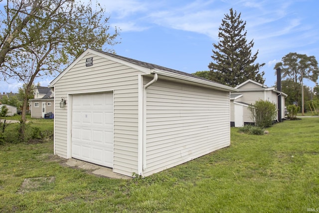 view of detached garage