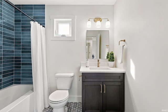 732 S Bend Ave, South Bend, IN 46617 - full bathroom with toilet, vanity, shower / tub combo, and baseboards