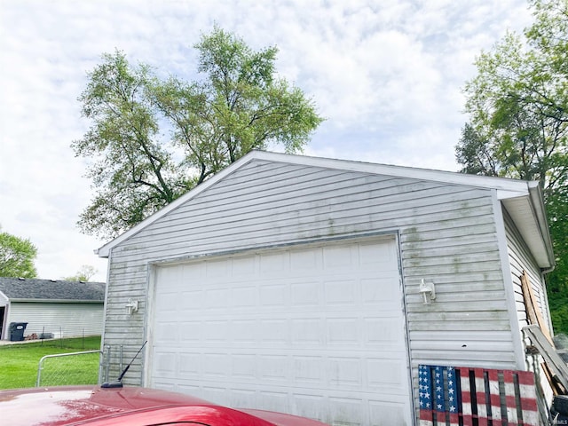 6913 E Jackson St, Muncie, IN 47303 - view of detached garage