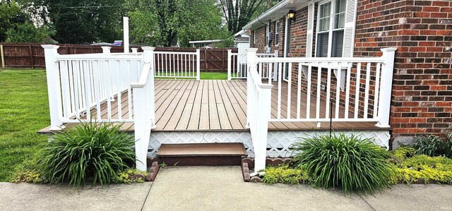 318 W Jefferson St, Chandler, IN 47610 - view of wooden deck