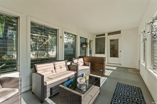 sunroom with outdoor lounge area