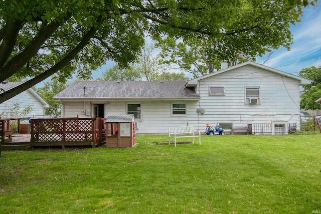 1818 Chochtimar Trl, Fort Wayne, IN 46808 - rear view of property featuring a yard, a deck, and a shingled roof