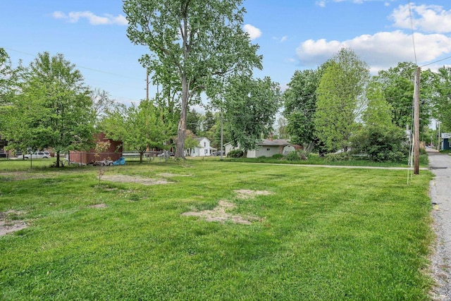 516 W Pike St, Warsaw, IN 46580 - view of yard with fence