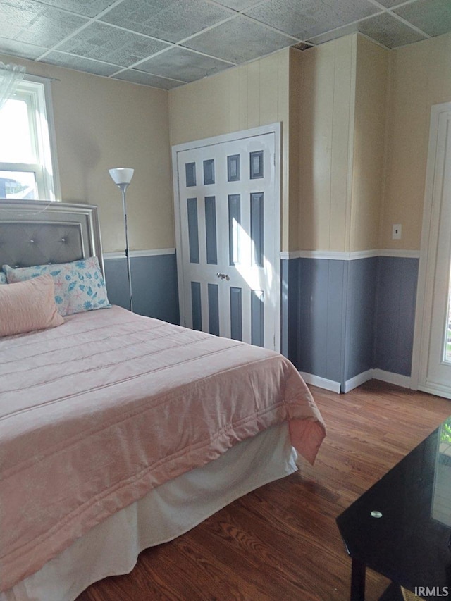 418 Watt St, Jeffersonville, IN 47130 - bedroom featuring wood finished floors and baseboards