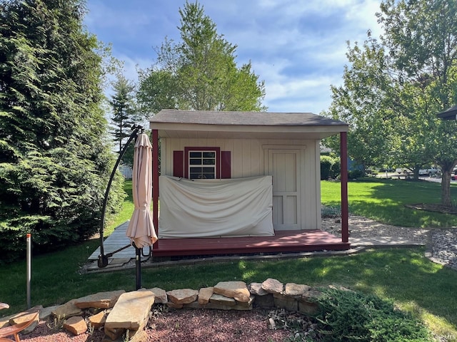 211 Mccutcheon Dr, Lafayette, IN 47909 - view of outdoor structure featuring an outbuilding