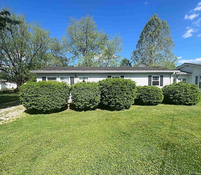 508 Walker St, Loogootee, IN 47553 - view of front of house with a front yard