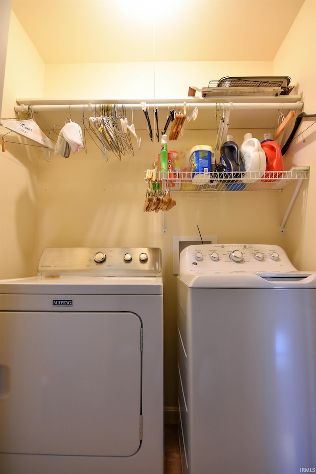 4101 Saddlebrooke Ln, Evansville, IN 47715 - washroom with washing machine and clothes dryer