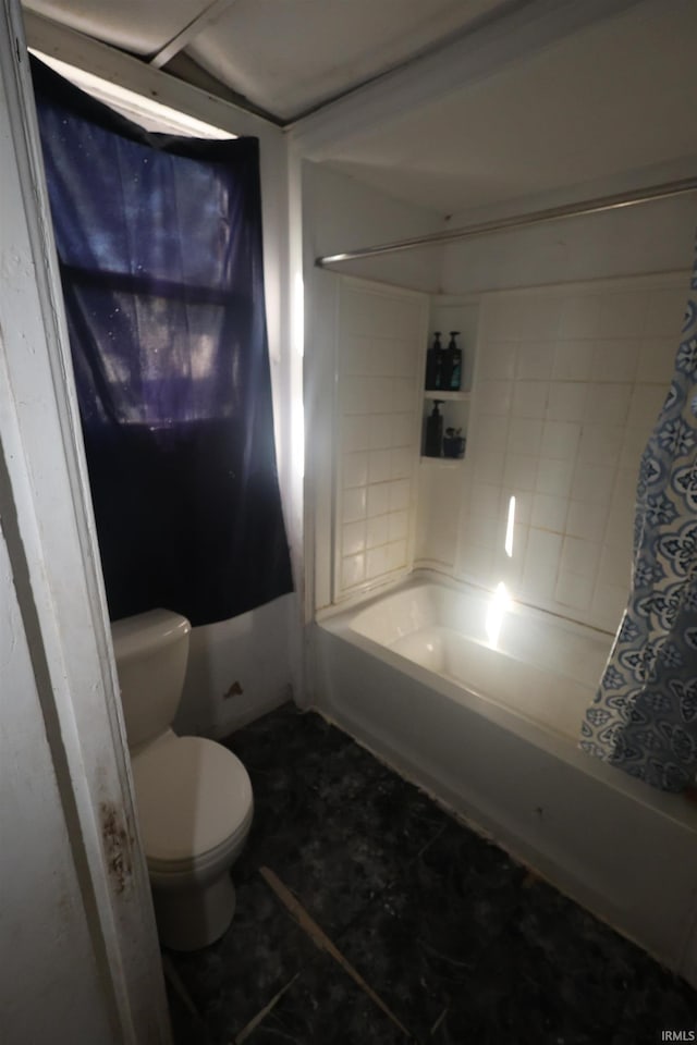 517 S Ninth St, Elkhart, IN 46516 - full bathroom featuring toilet and tub / shower combination