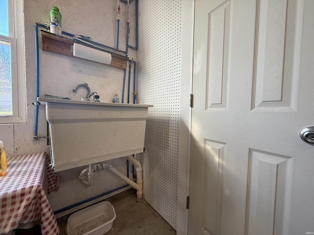 2110 Denson Ave, Bedford, IN 47421 - detailed view of concrete floors and pet washing area