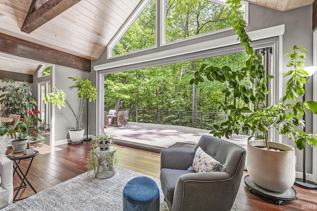 sunroom with vaulted ceiling
