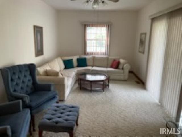 206 Pine St, Vincennes, IN 47591 - carpeted living room with ceiling fan