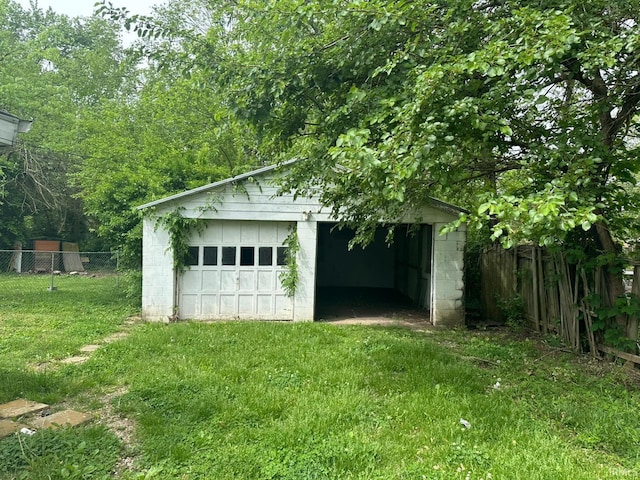 2711 S Villa Dr, Evansville, IN 47714 - view of detached garage