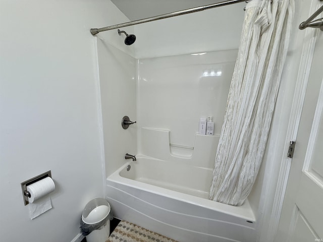 11475 Tedrow Ln, Shoals, IN 47581 - bathroom with shower / tub combo with curtain