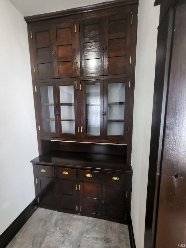 1021 E Blackford Ave, Evansville, IN 47714 - bar featuring baseboards