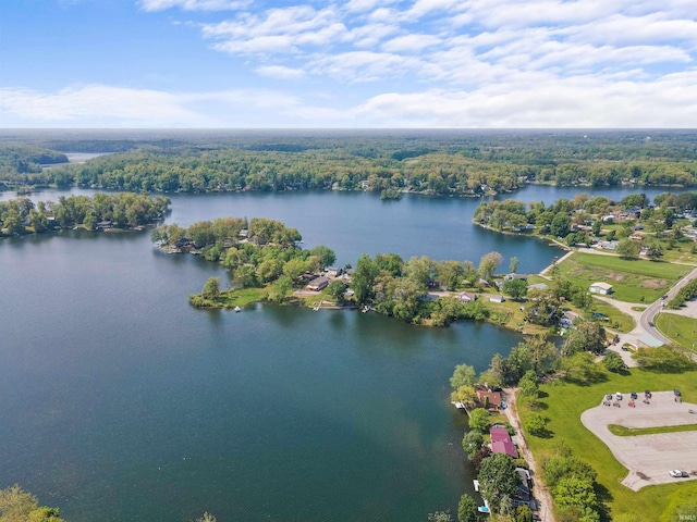 9758 N Hiawatha Ln, Syracuse, IN 46567