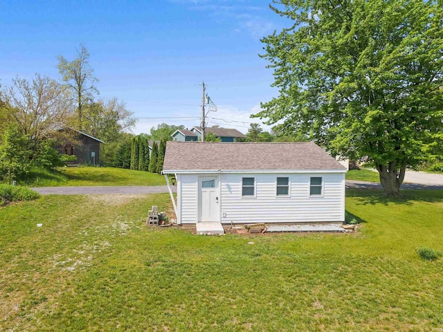 9758 N Hiawatha Ln, Syracuse, IN 46567