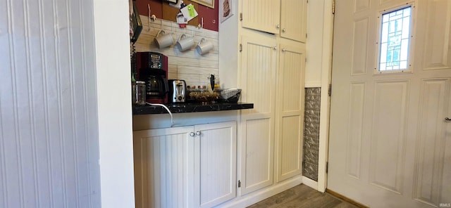 718 N Cherry St, Mount Carmel, IL 62439 - bar featuring wood finished floors and decorative backsplash