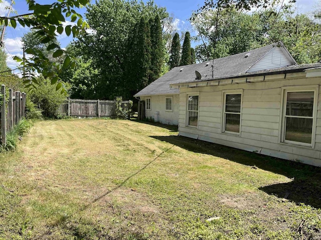 19401 Burke St, South Bend, IN 46637 - view of yard