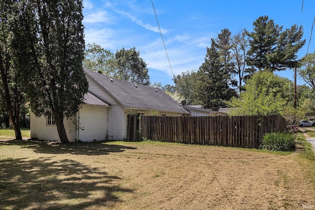 19401 Burke St, South Bend, IN 46637 - view of yard