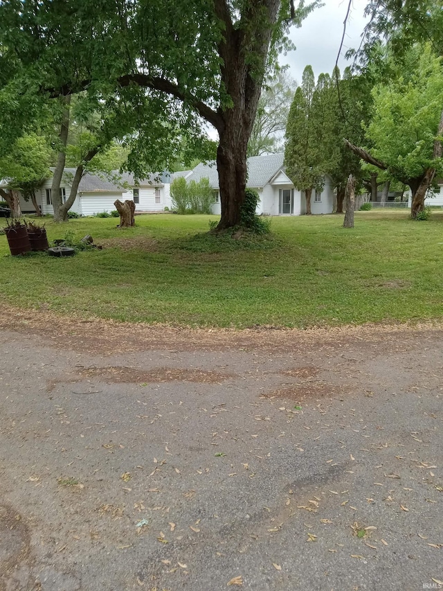 19401 Burke St, South Bend, IN 46637 - view of grassy yard