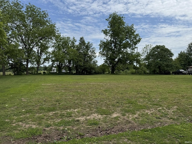 504 N Myra St, Worthington, IN 47471 - view of green lawn