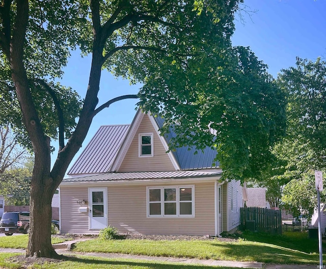 view of front of home featuring metal roof