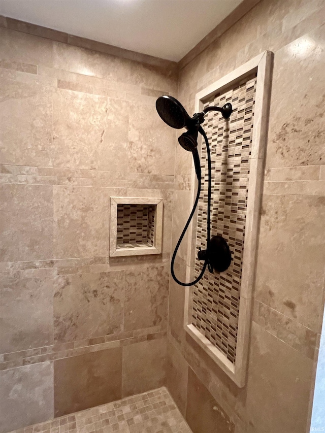 1620 Colonial Dr, Rochester, IN 46975 - bathroom featuring tiled shower
