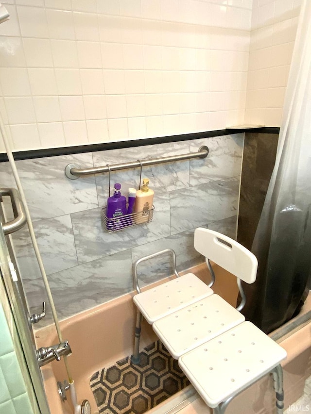 260 W Prairie St, Lyons, IN 47443 - bathroom with a shower with shower curtain