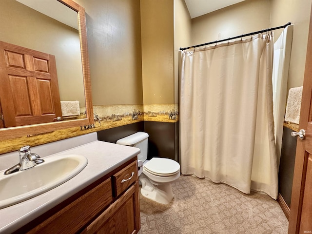 5936 County Road 427, Auburn, IN 46706 - full bathroom with toilet, vanity, and a shower with curtain