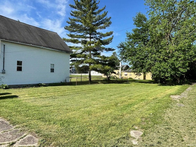 721 S Hackley St, Muncie, IN 47302 - view of yard