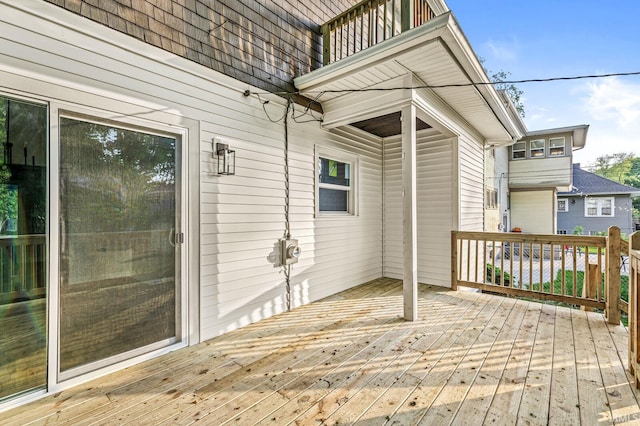 209 Marquette Ave, South Bend, IN 46617 - view of wooden terrace