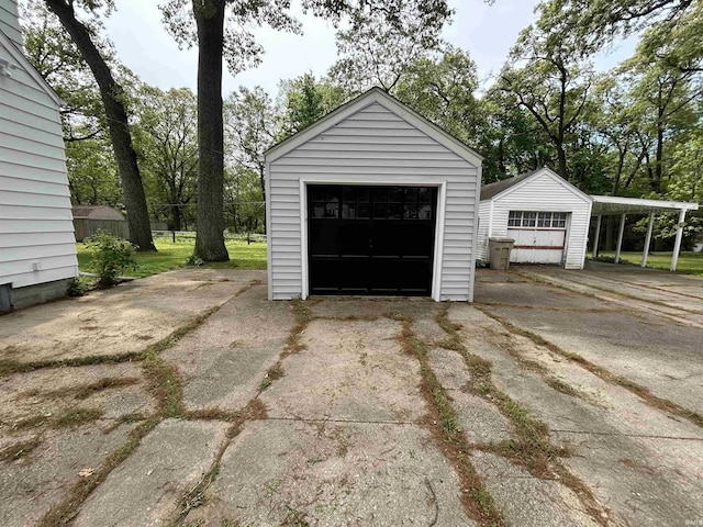 3534 Oakcrest Dr, South Bend, IN 46615 - view of detached garage