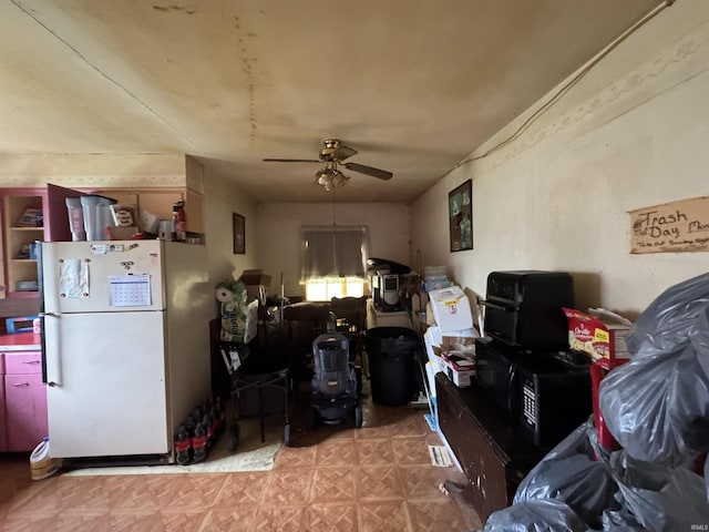 9615 S Olive St, Muncie, IN 47302 - living room with a ceiling fan
