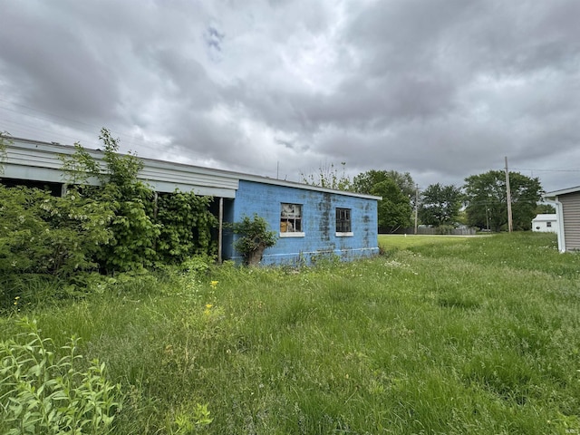 9615 S Olive St, Muncie, IN 47302 - view of yard