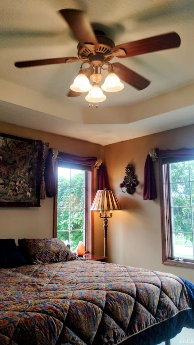 7751 E Fibia Pl, Fort Wayne, IN 46818 - bedroom featuring ceiling fan