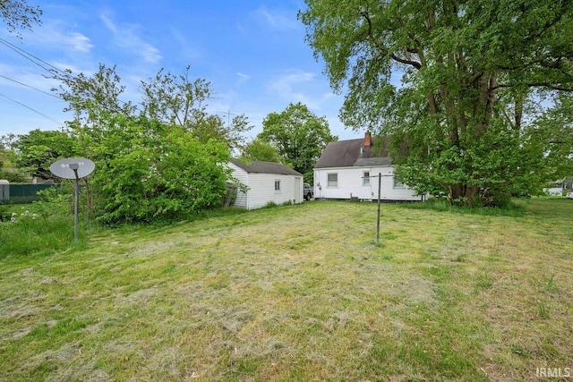 721 S Wellington St, South Bend, IN 46619 - view of grassy yard