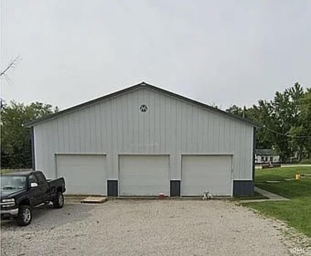312 W Columbia St, Oakland City, IN 47660 - detached garage featuring driveway