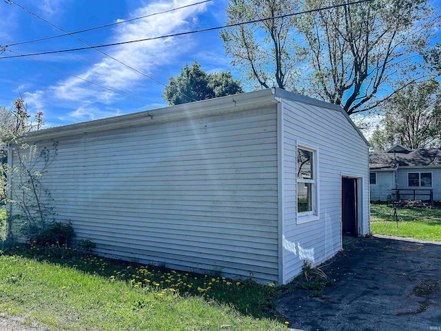 315 W Butcher St, Geneva, IN 46740 - view of home's exterior